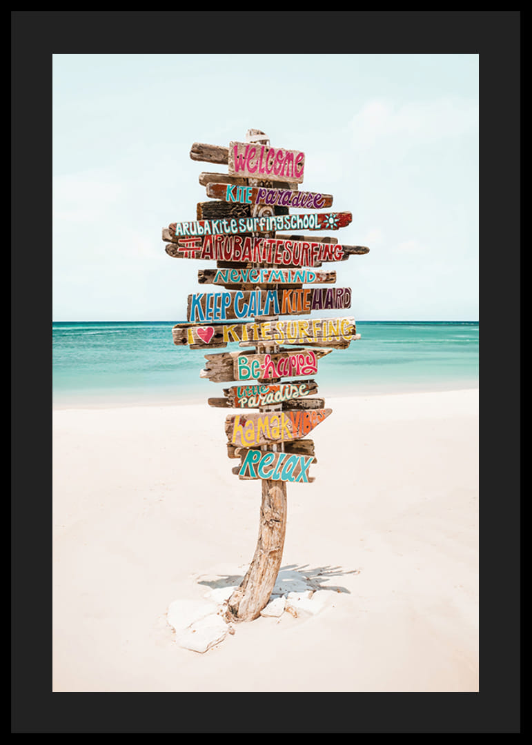 Poster con un cartello su una spiaggia per surfisti-12