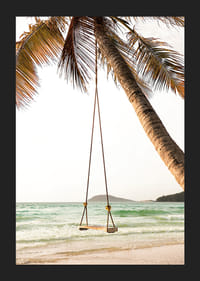 Affiche avec une photographie d'une balançoire suspendue à un palmier sur une plage-5