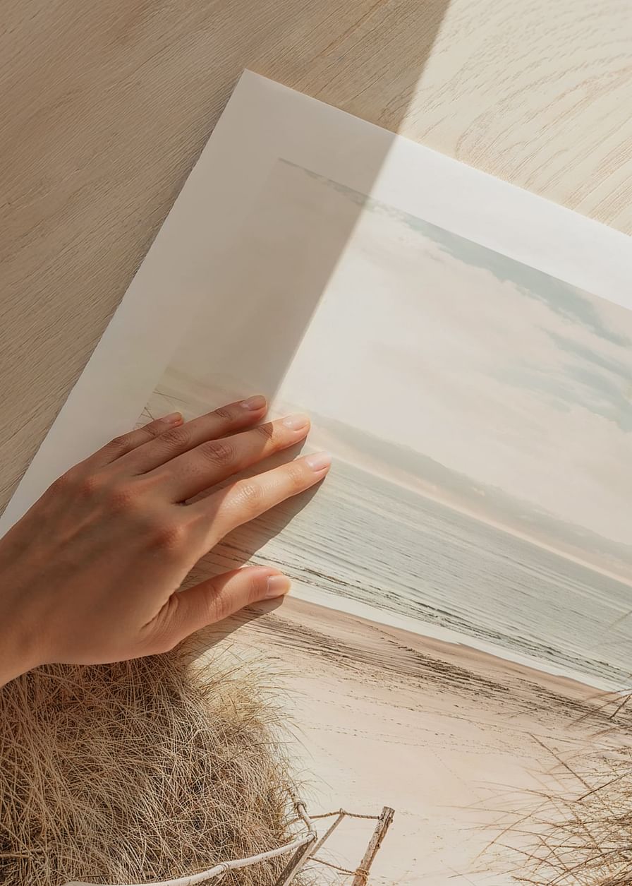 Poster cu o fotografie a unei cărări nisipoase prin dune-12