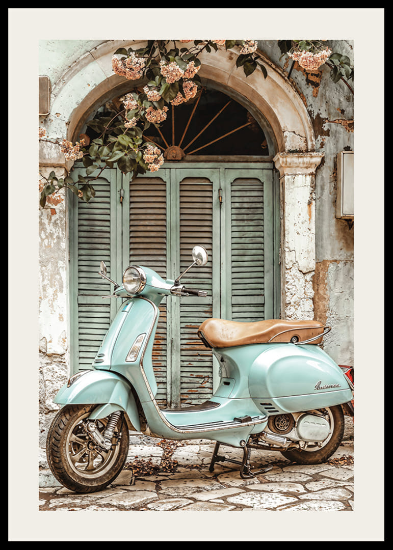 Vintage plagát s mätovozelenou vespou pred malebnými starými dverami s kvitnúcimi viničmi-12