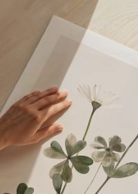 Poster cu o pictură în acuarelă cu flori frumoase strălucitoare-5