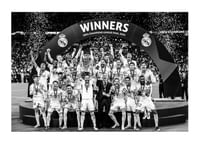 Čiernobiela fotografia skutočného Madridu po víťazstve v Lige majstrov UEFA-1