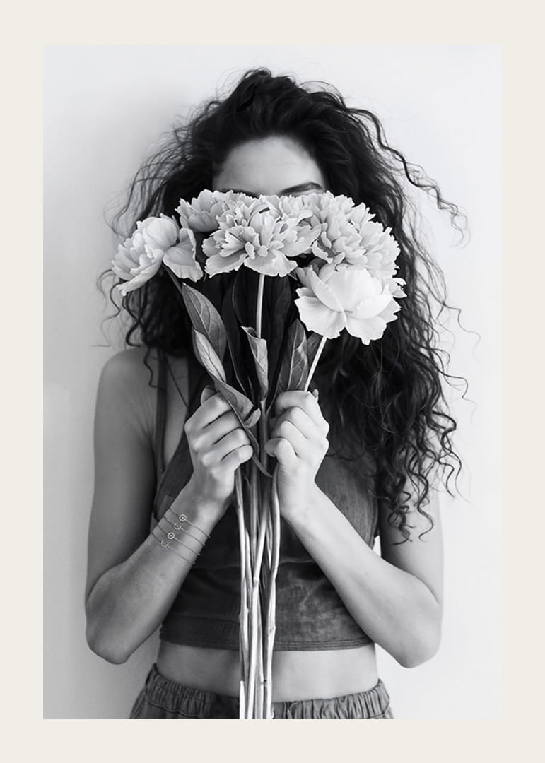 Póster mujer flores pulsera Coco Chanel-12