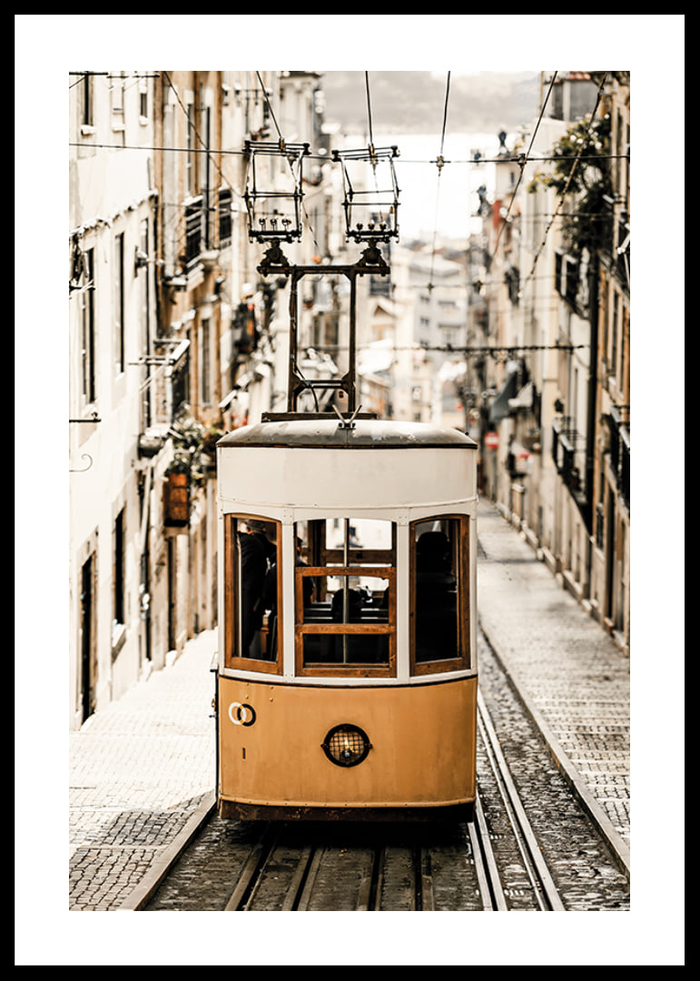 Poster con un tram a Lisbona-12