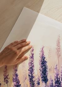 Un poster cu câmpuri de lavandă luminate de soare în tonuri moale și pastelate-5