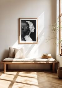 Plakat med et fotografi af en sort og en hvid mand, der symboliserer enhed og forskellighed-4