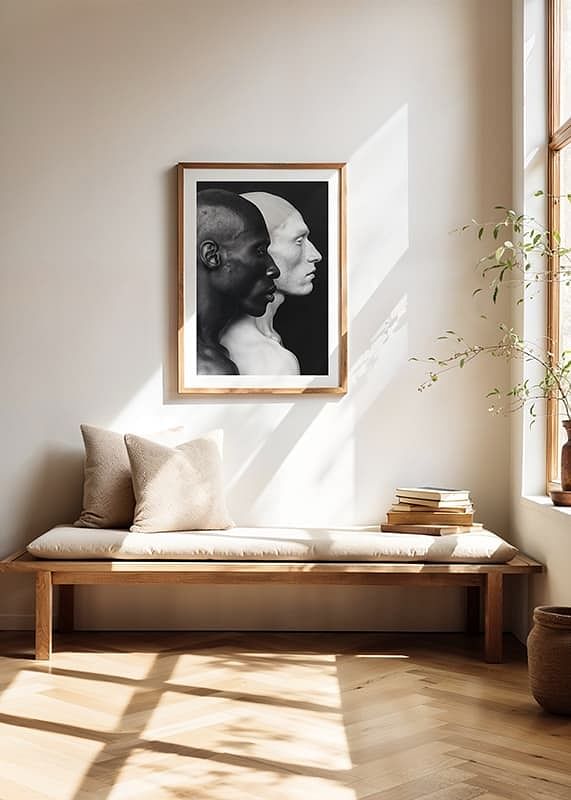 Plakat med et fotografi af en sort og en hvid mand, der symboliserer enhed og forskellighed-12