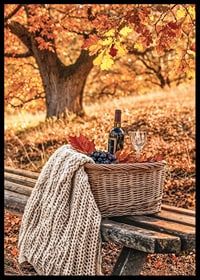 Poster med en bild på en picknick-korg med vin och druvor i höstmiljö-6