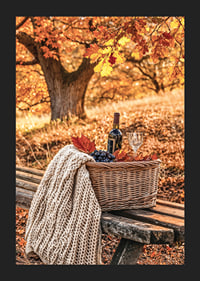 Poster med en bild på en picknick-korg med vin och druvor i höstmiljö-5