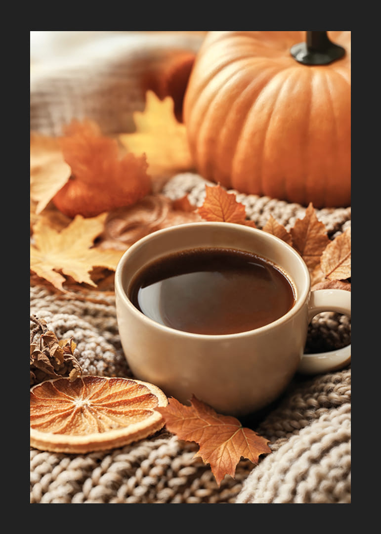 Plakat med koselig høstfølelse med kaffe og løv-12