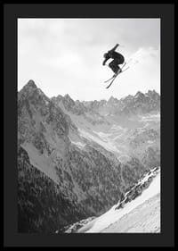 Poster in cui uno sciatore scende dalla montagna-4