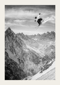 Poster där en skidåkare åker utför berget-3