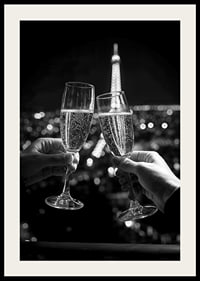 Poster, das einen Mitternachts-Toast vor dem Eiffelturm in Paris zeigt-4
