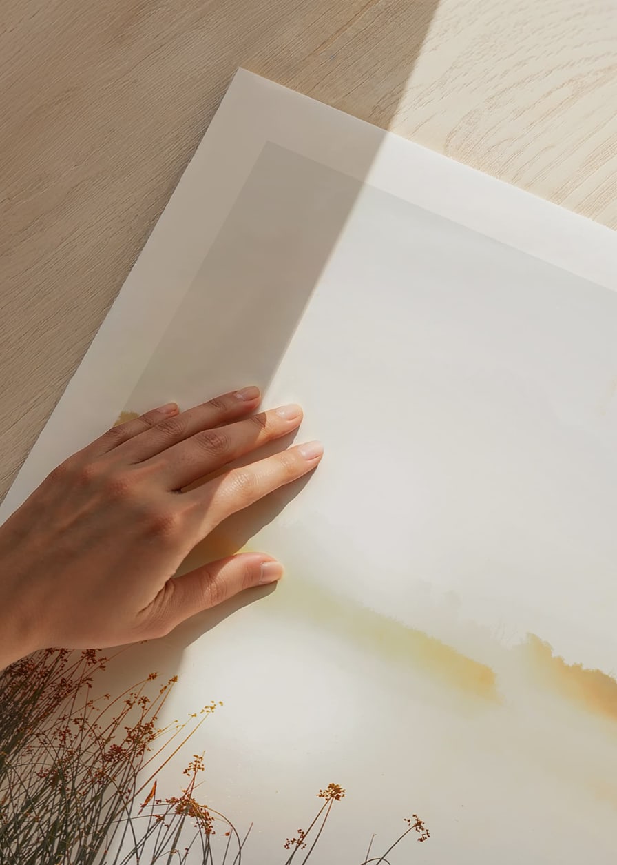 Poster med vacker naturbild över en dimmig sjö i soluppgång-12