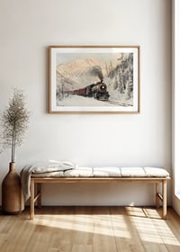  Affiche représentant une locomotive à vapeur traversant un paysage montagneux enneigé.-8
