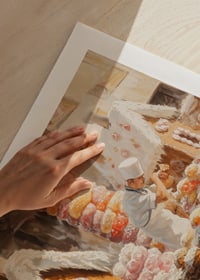  En poster som fångar julens bakglädje med pepparkakshus-9