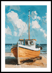 Een poster van een houten boot die rust op een zonnig strand met de oceaan op de achtergrond-0