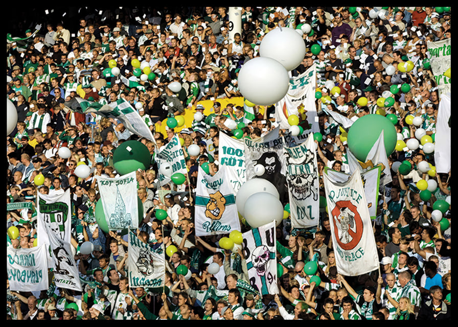 2001 Publik 02 Hammarby IF-12