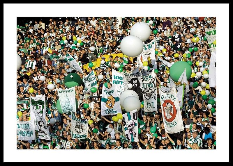 2001 Publik 02 Hammarby IF-12