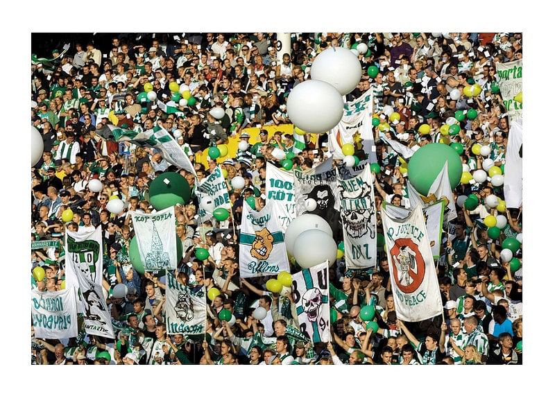 2001 Publik 02 Hammarby IF-12