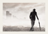 En ensam figur står med ett paraply och blickar ut över en dimhöljd stad, fångad i ett ögonblick av stillhet och reflektion.-3