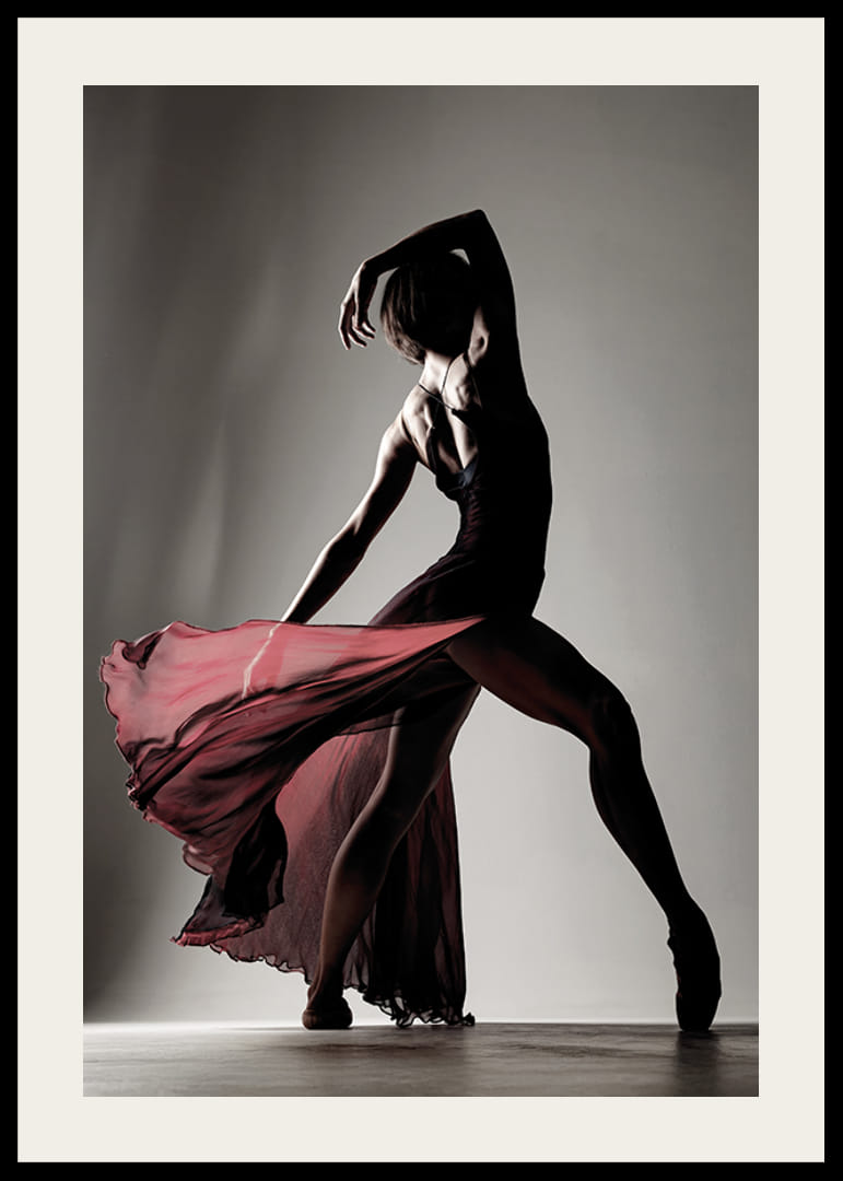 Voimakas ja tyylikäs siluetti, joka vangitsee tanssin liikkeen, kauneuden ja intohimon-12