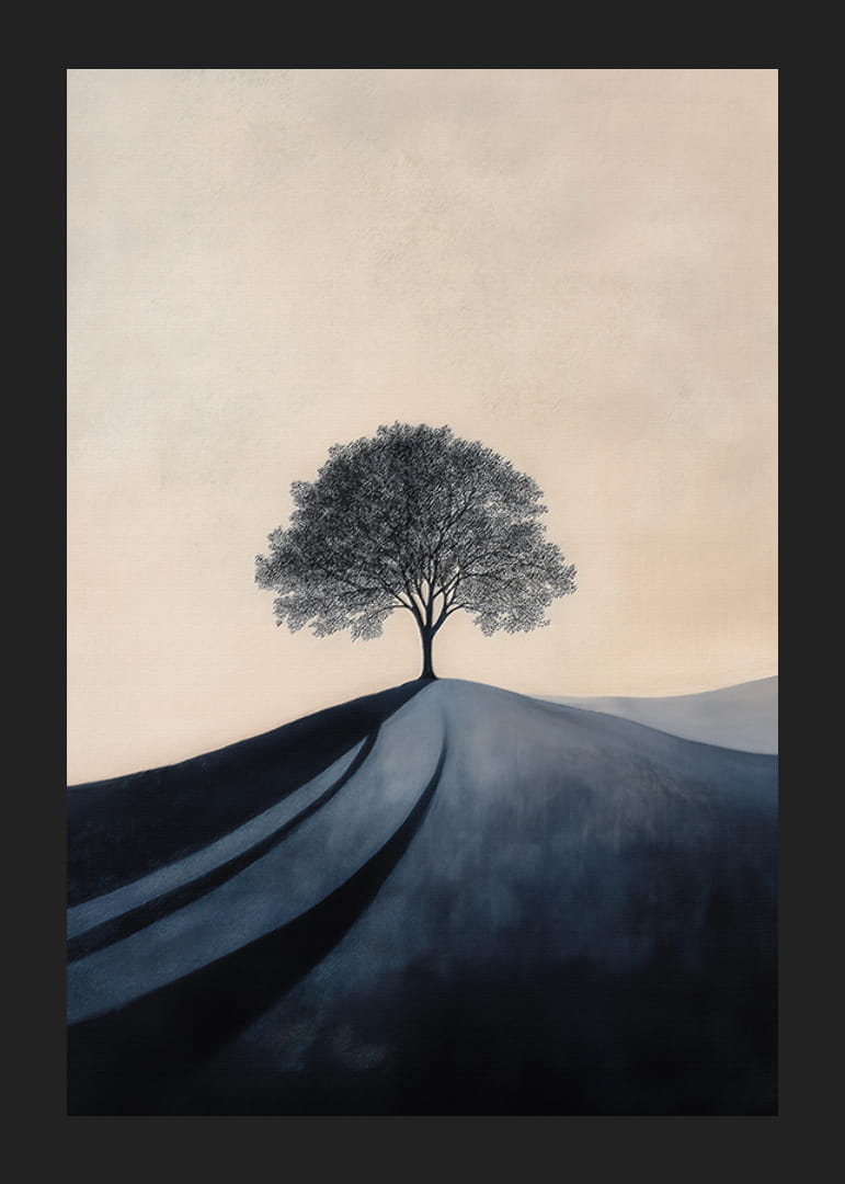 Ett stort ståtligt träd ensamt på en kulle-12