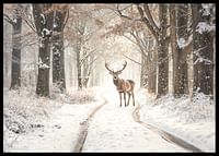 O căprioară impunătoare stă pe o potecă de pădure acoperită de zăpadă, emanând magie de iarnă și eleganță naturală.-2