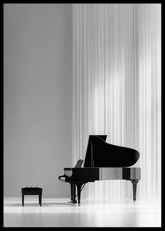 Poster alb-negru cu fotografia unui pian elegant-12