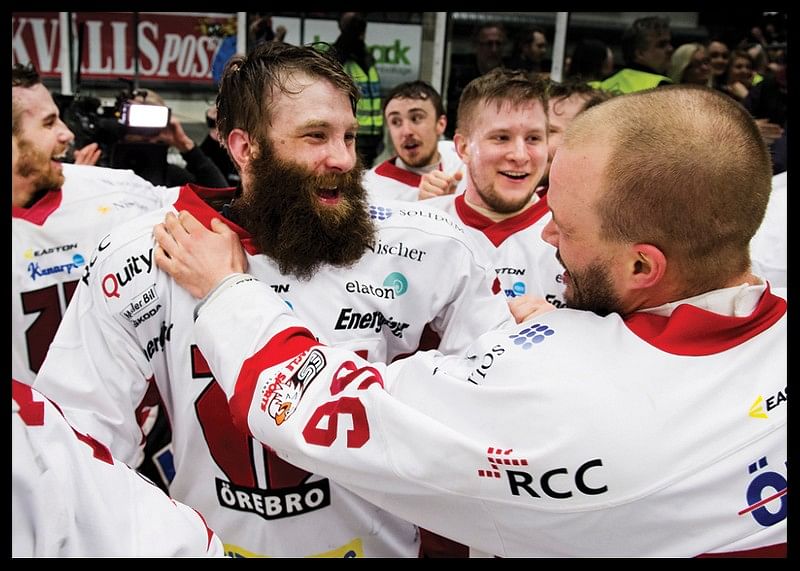 Emil Kåberg Och Johan Wiklander Jublar Örebro Hockey-12
