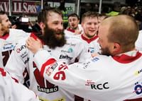 Emil Kåberg Och Johan Wiklander Jublar Örebro Hockey-3