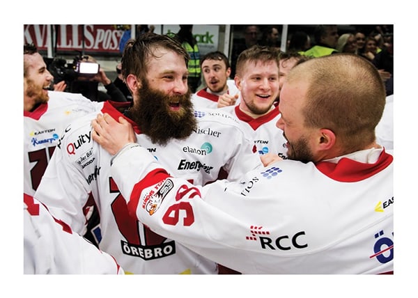 Poster Emil Kåberg Och Johan Wiklander Jublar Örebro Hockey