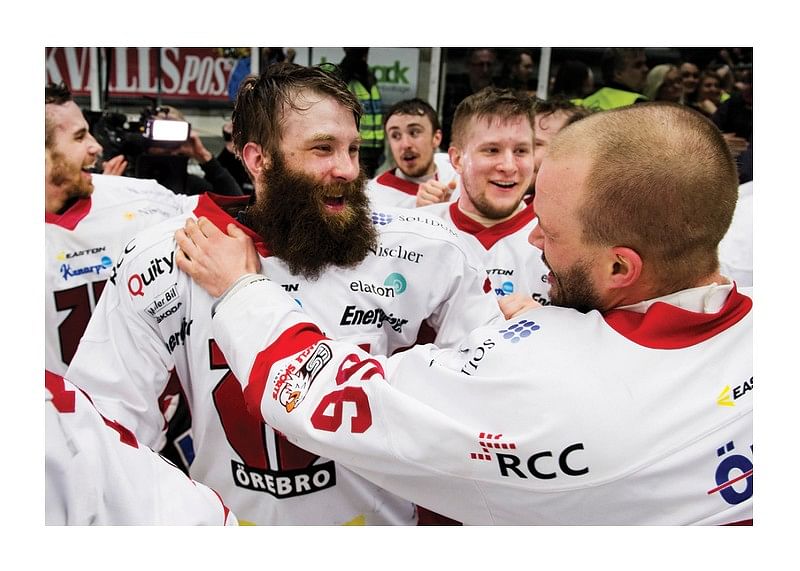 Emil Kåberg Och Johan Wiklander Jublar Örebro Hockey-12