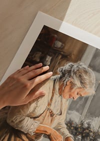 Ziemassvētku plakāts ar vecmāmiņu cepšanu mājīgā, Ziemassvētku iekārtotā virtuvē.-9
