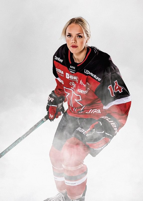 Nikola Dýcková #14 Örebro Hockey 2024/2025-12