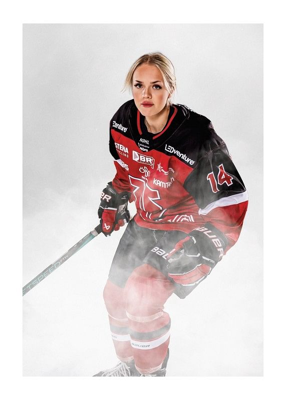 Poster Nikola Dýcková #14 Örebro Hockey 2024/2025