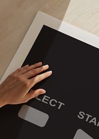 Un poster cu butoanele „Selectați” și „Start”. -5