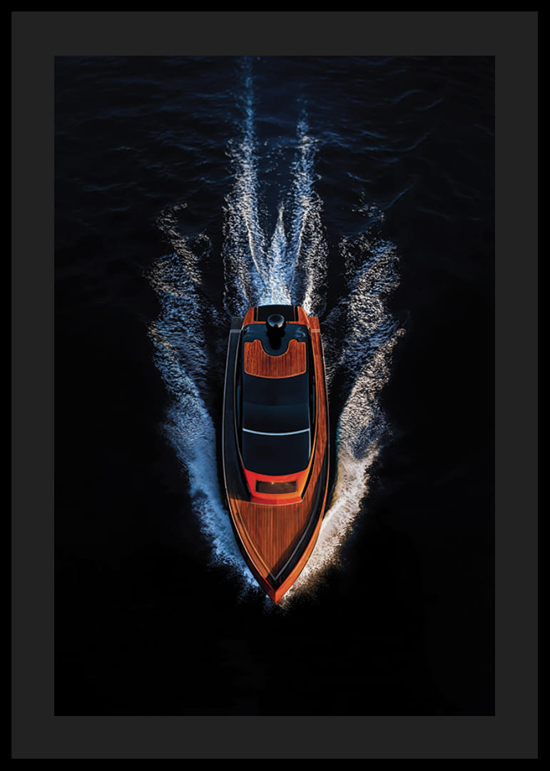 Póster con la imagen de un barco de lujo en el mar.-12