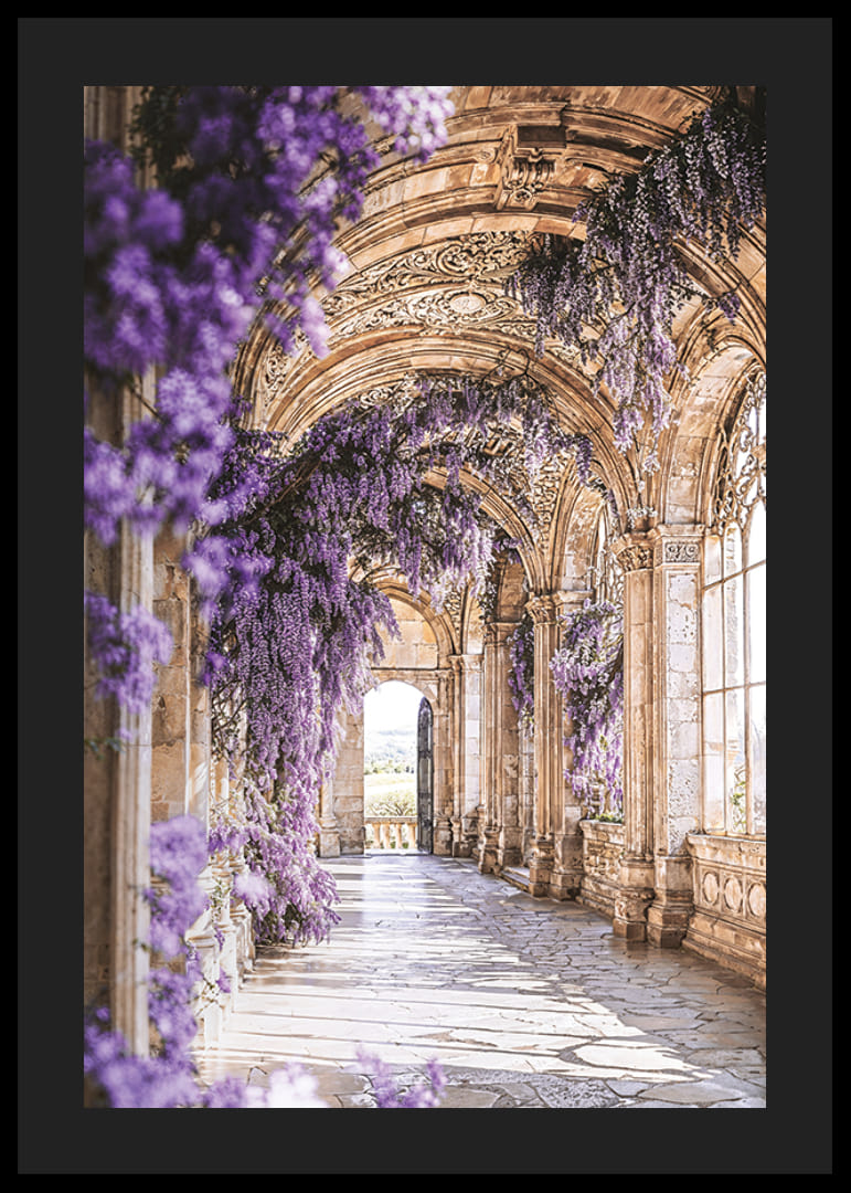 Affisch med en korridor täckt av lila blommor-12