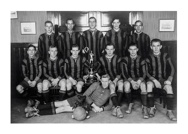 Poster Tidig Lagbild Inomhus Med Pokal Hammarby IF