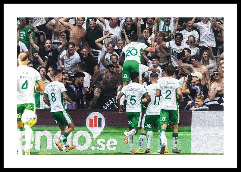 2024 Nahir Besara Med Supportrar Hammarby IF-12