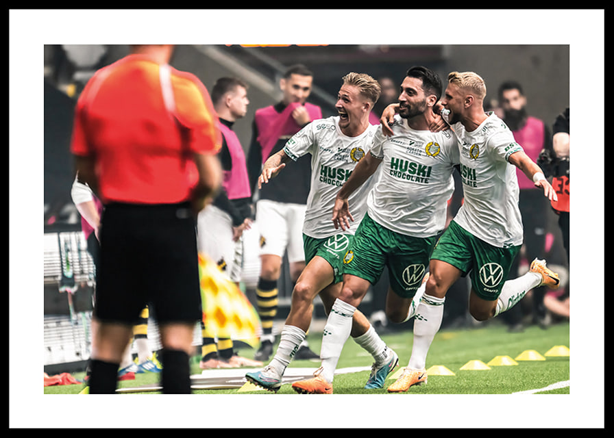 2023 Nahir Besara Med Lagkamrater Hammarby IF-12