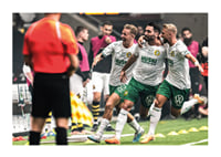 2023 Nahir Besara Med Lagkamrater Hammarby IF-3