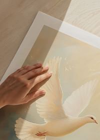 Een poster met een witte duif die in een gouden licht de lucht in vliegt-5
