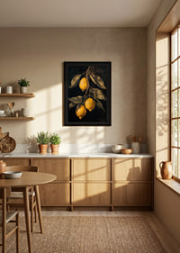 Un poster con limoni dorati su uno sfondo scuro -8