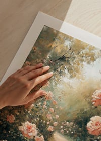 En poster som fångar en solbelyst stig omgiven av blomstrande rosor-9
