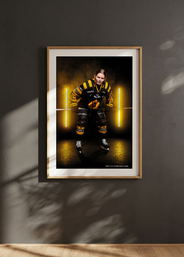 Poster Nicoline Söndergaard Jensen #28 Skellefteå AIK 2025/2026 crossfade