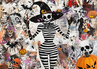 Mystiska figurer och pumpor skapar en lekfull Halloween-stämning-7