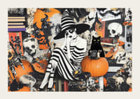 Misteriosa bruja en blanco y negro, rodeada de calabazas y libros.-3