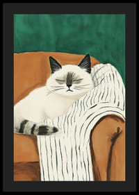 Plagát uvoľnenej mačky na pruhovanej deke v oranžovom kresle-4